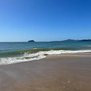  Apartamento Apê Estilo C/ Pé Na Areia E Vista Mar, Próximo Ao Beto Carrero